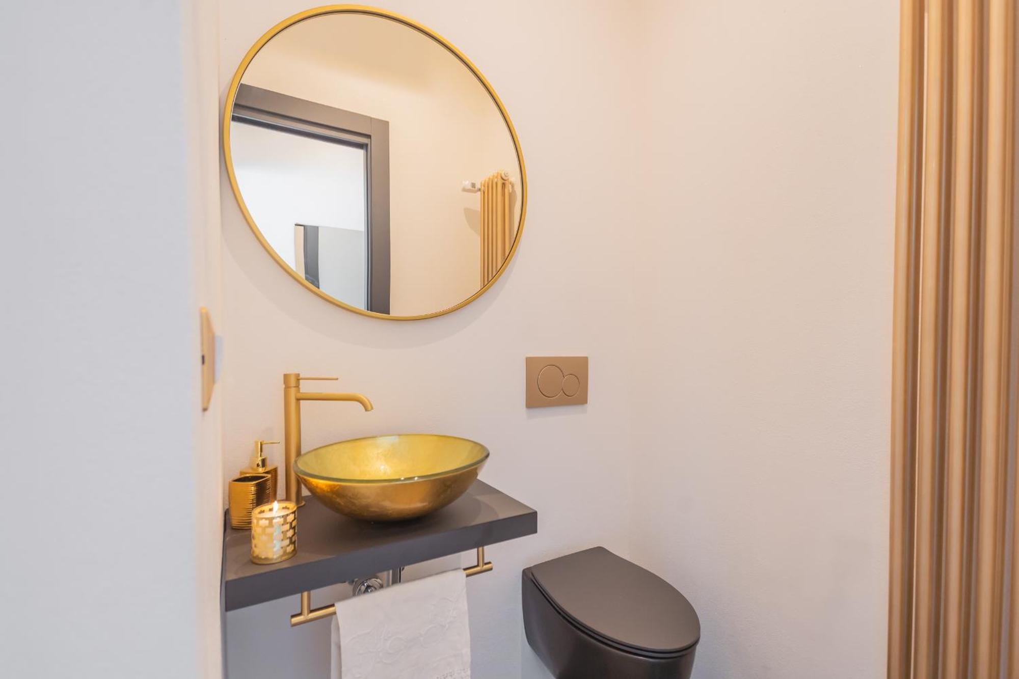 Apartment Dreams By Rent Como